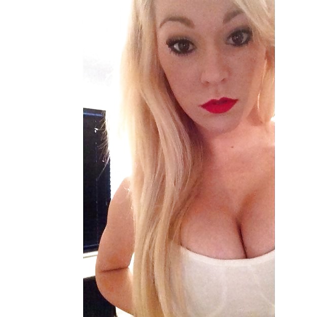 Free UK Facebook vol 44 - Hannah L photos