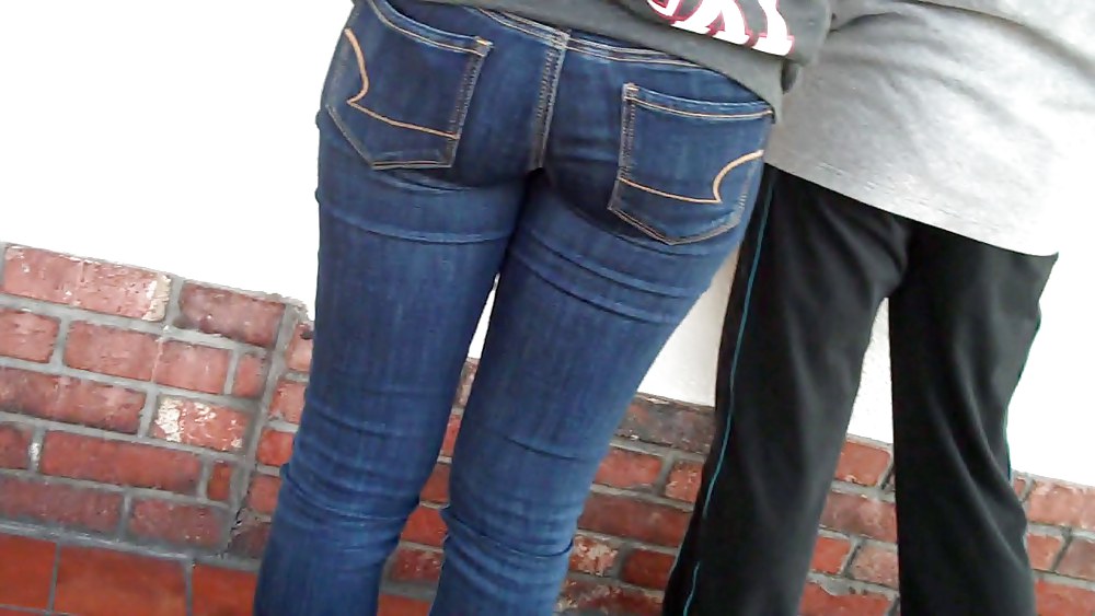Free Betsy's butt ass booty in jeans photos