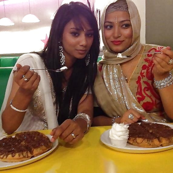Free UPDATED Clothed Hijabi Indian Paki Arab Teens UK Bengali photos