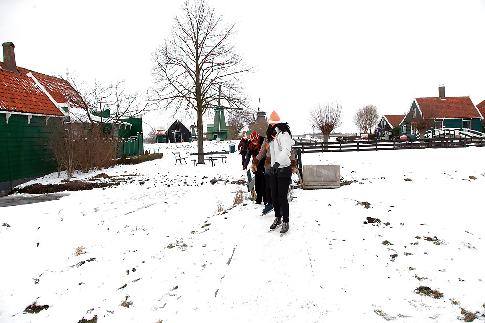 Free Julia,Elisa,Britt & Gylve on the Dutch Ice. photos