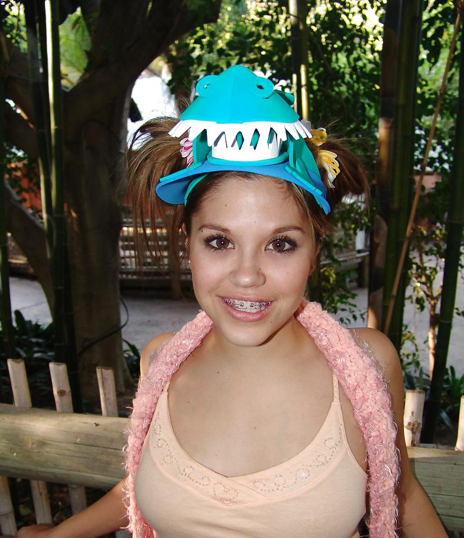 Free Horny Topanga photos