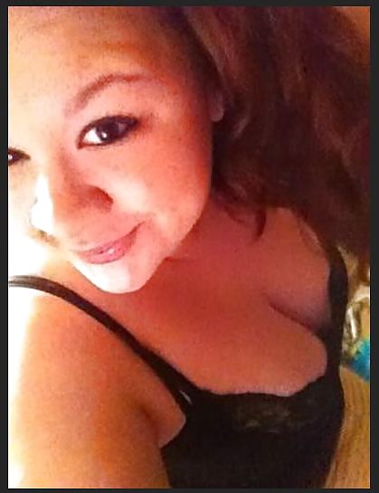Free Teen Cleavage - Dressed photos