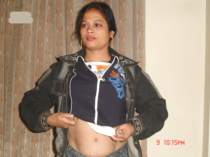 Free Indian Slut Anisha ( Desi ) photos