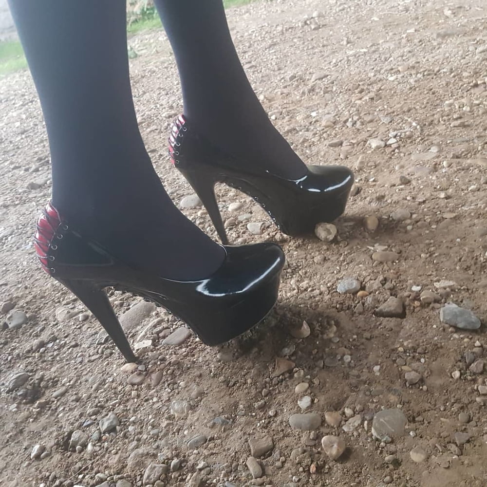 High heels- 17 Photos 