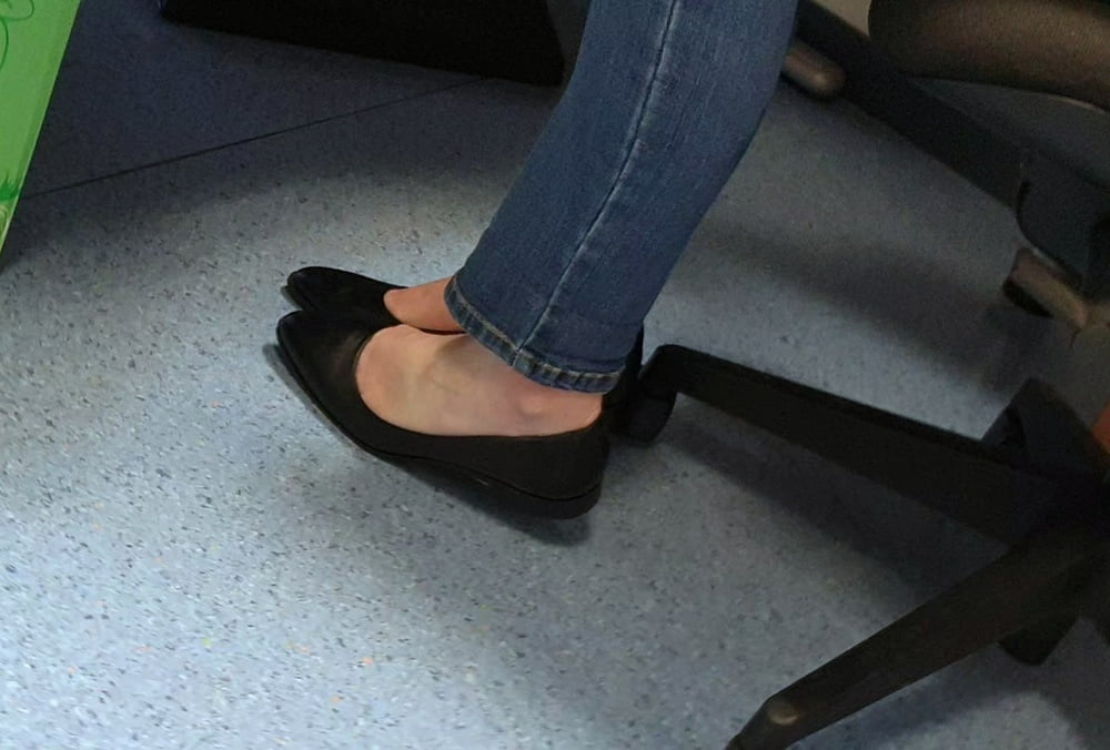 Candid feet photo #324254971