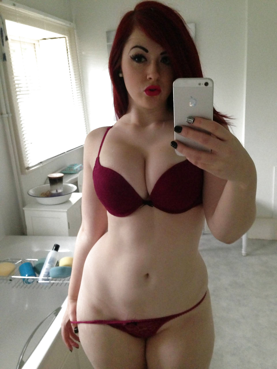 Free Hot & horny voluptuous chubby girls photos
