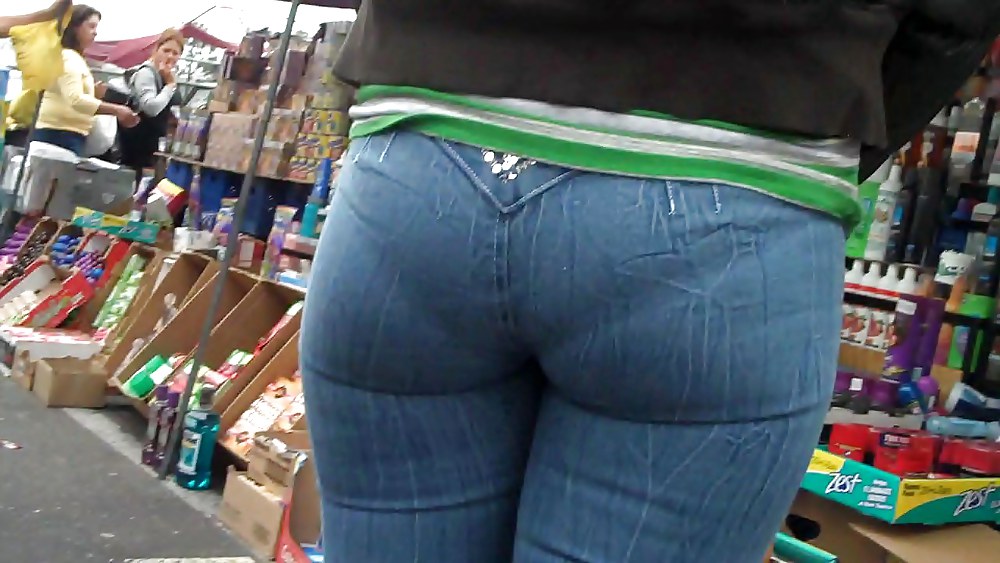 Free Tight ass & butt in jeans outlining panties so fine photos