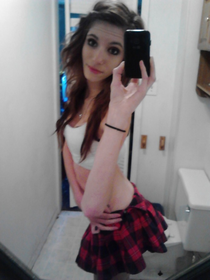 Free Amateur Roxy photos