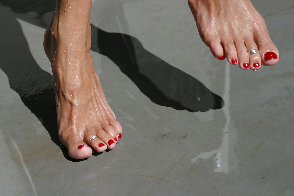 Free very beautiful feet photos