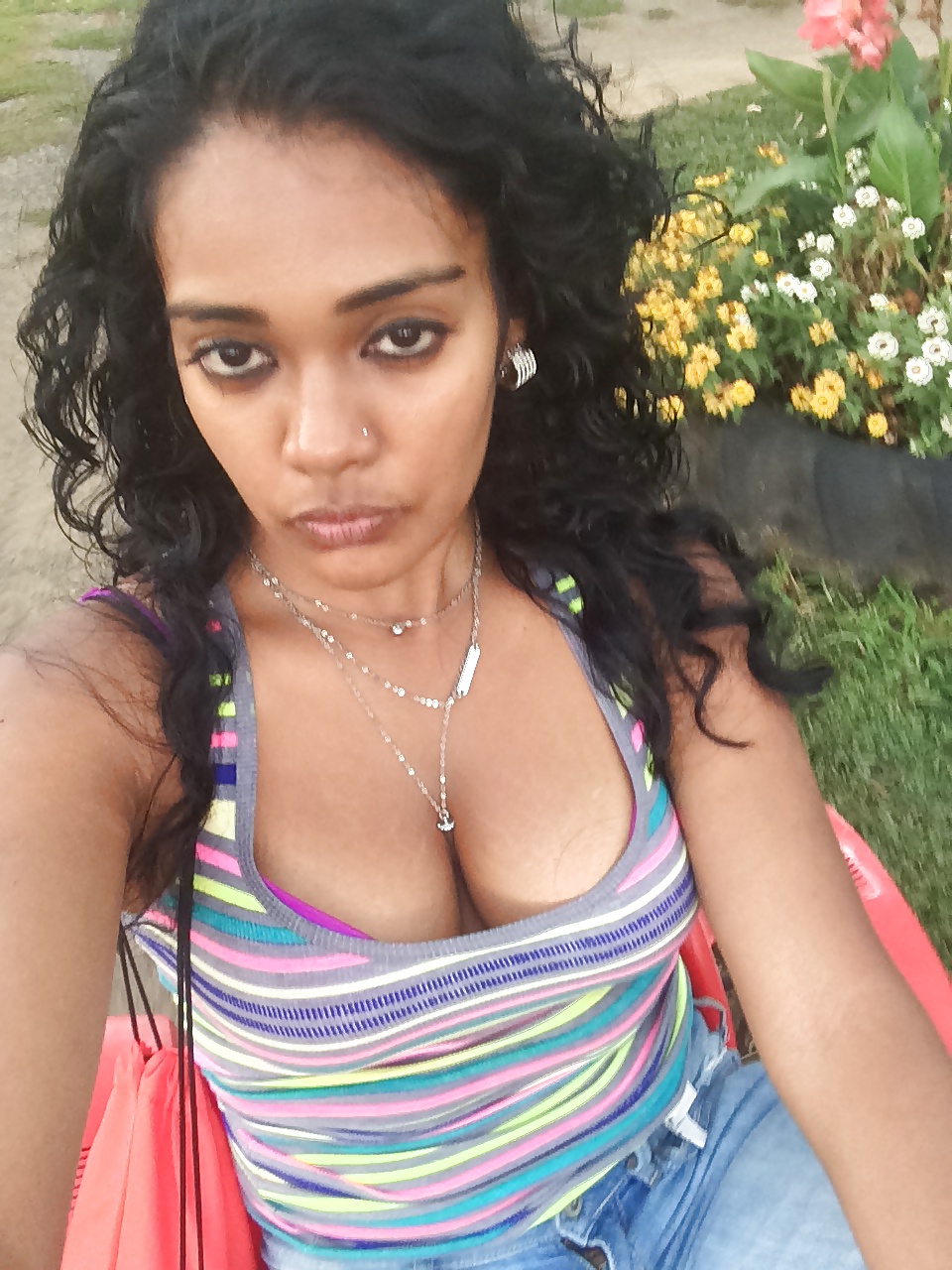 Free Latina 4 photos