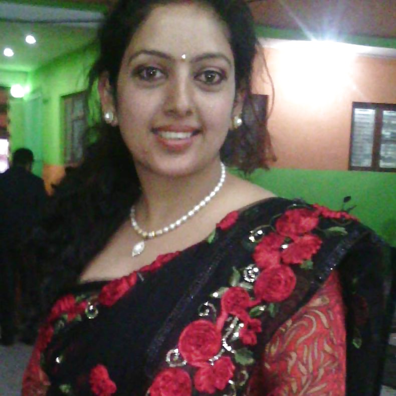 Free Sunita - sexy wife photos