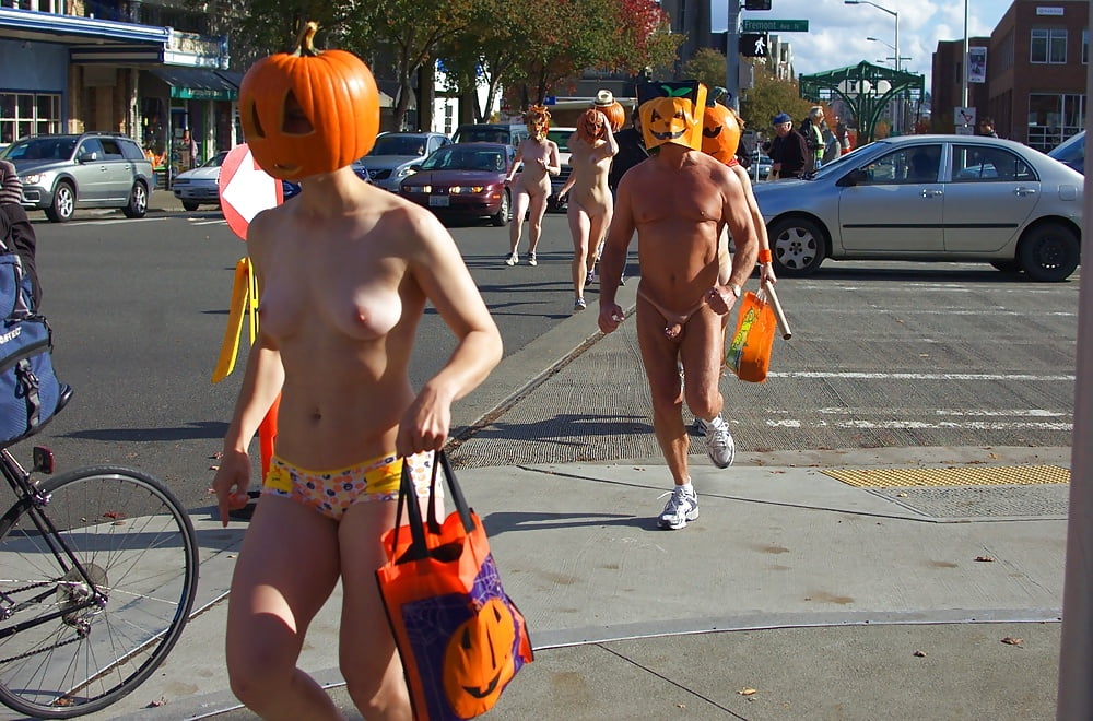 Free Naked sluts in buplic photos