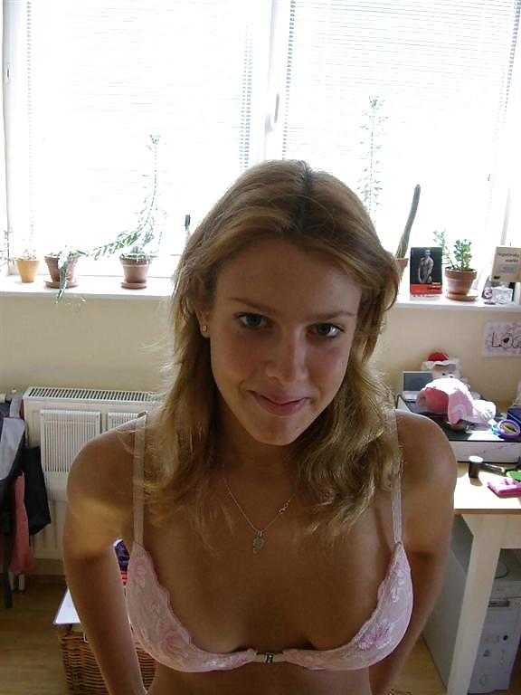 Free Hungarian blonde and her bf photos
