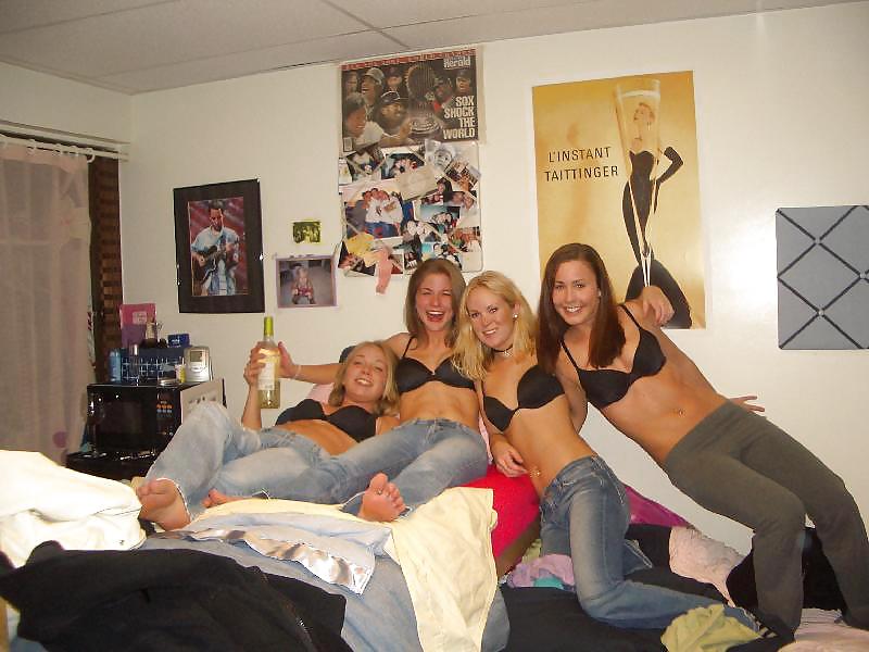 Free Bra Babes 34 photos