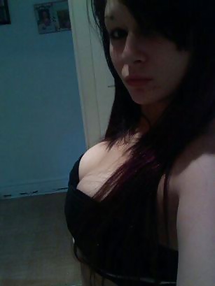 Free Teens 18+ photos