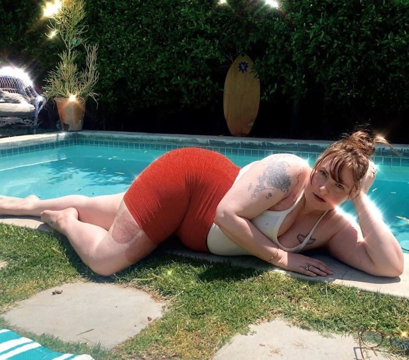 Lena Dunham - 8 Photos 