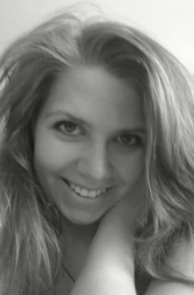 Free A nail technician Yevgeniya (Eugenia) photos