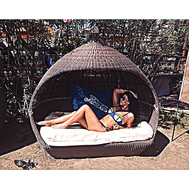 Free Turkish guzeli tanga bikini 4 photos