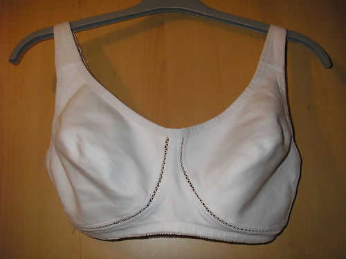 Free Mature bra photos