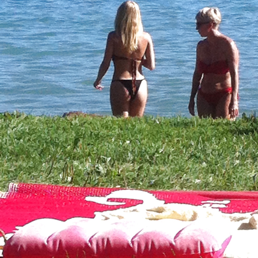 Free beach voyeur photos