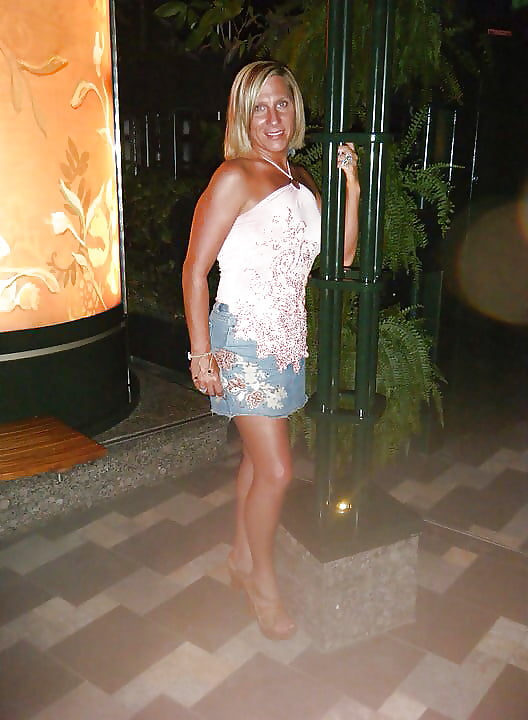 Free Christie W (1085) photos