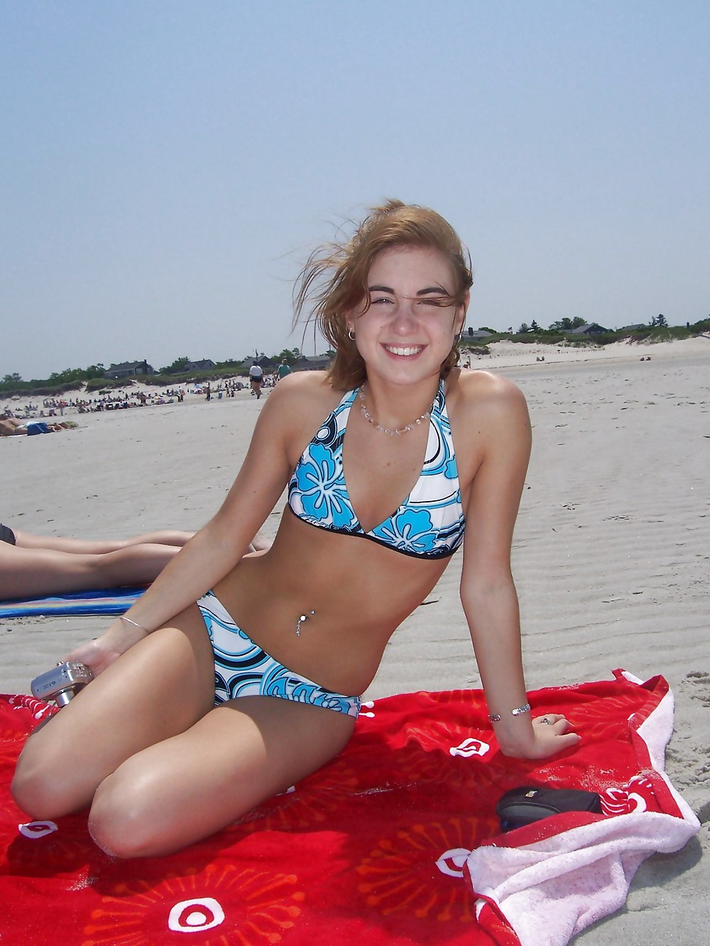 Free Hot GIRLS In Bikini #8 (Amateur SeT) by DarKKo photos