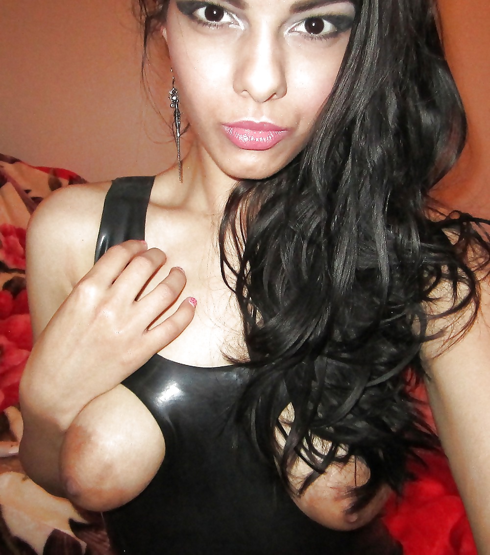 Free Latina gape photos