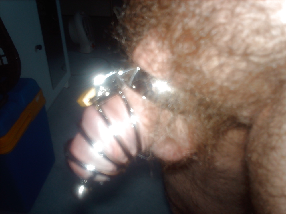 Free cage et plug photos