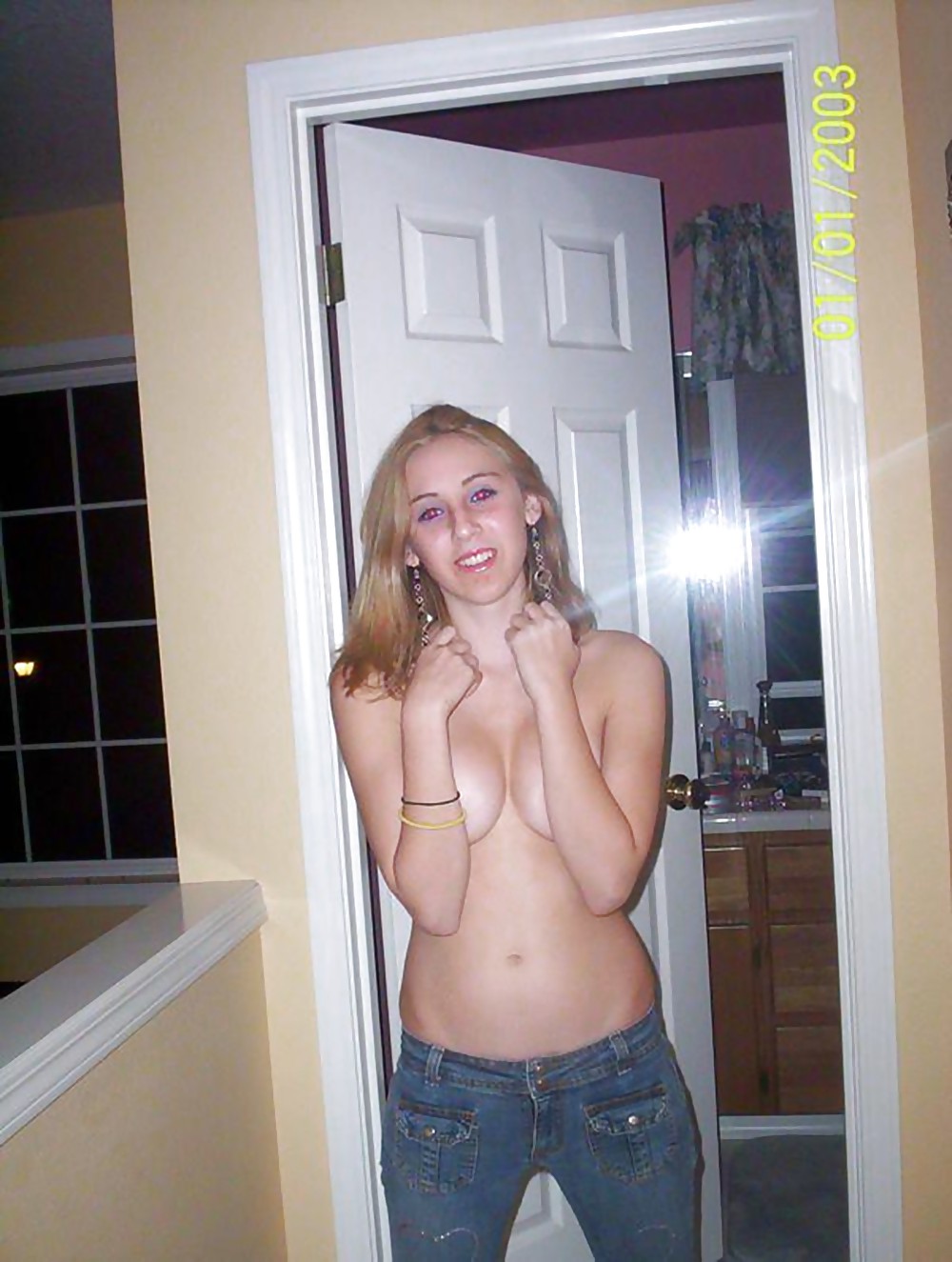 Free Embarrassed Nude Girls 13 photos