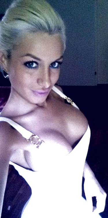 Free Sexy Romanian Amateur Bimbo photos