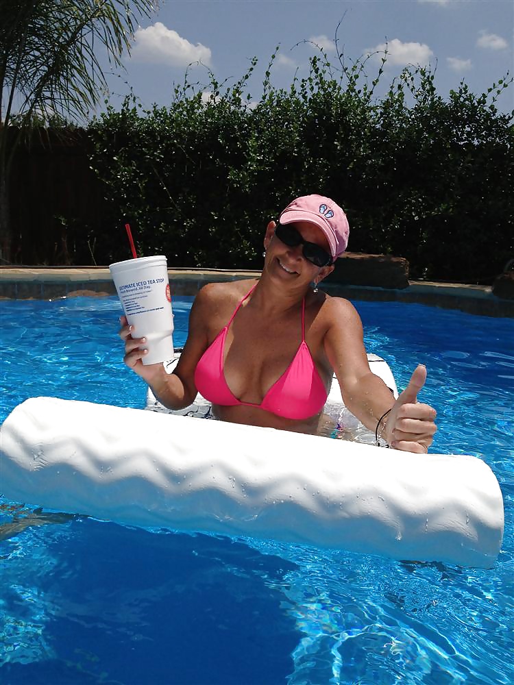 Free Swimsuit Grannies 2 photos