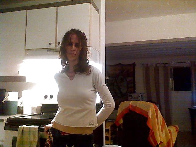 Free Slut mom3 non nude photos