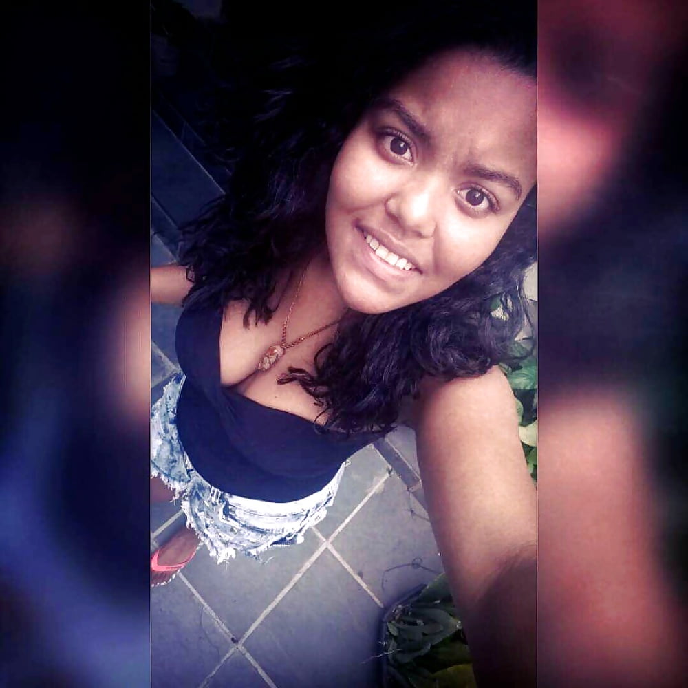 Free latinas joven babes cleavage big tits photos