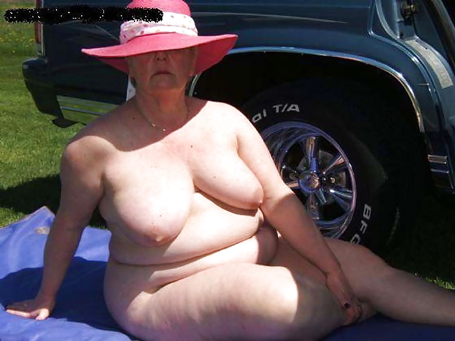 Free Mature Nudist Ladies 16 photos