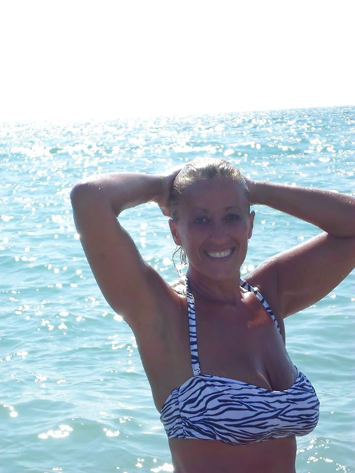 Free Italian Milf Annet G fb photos