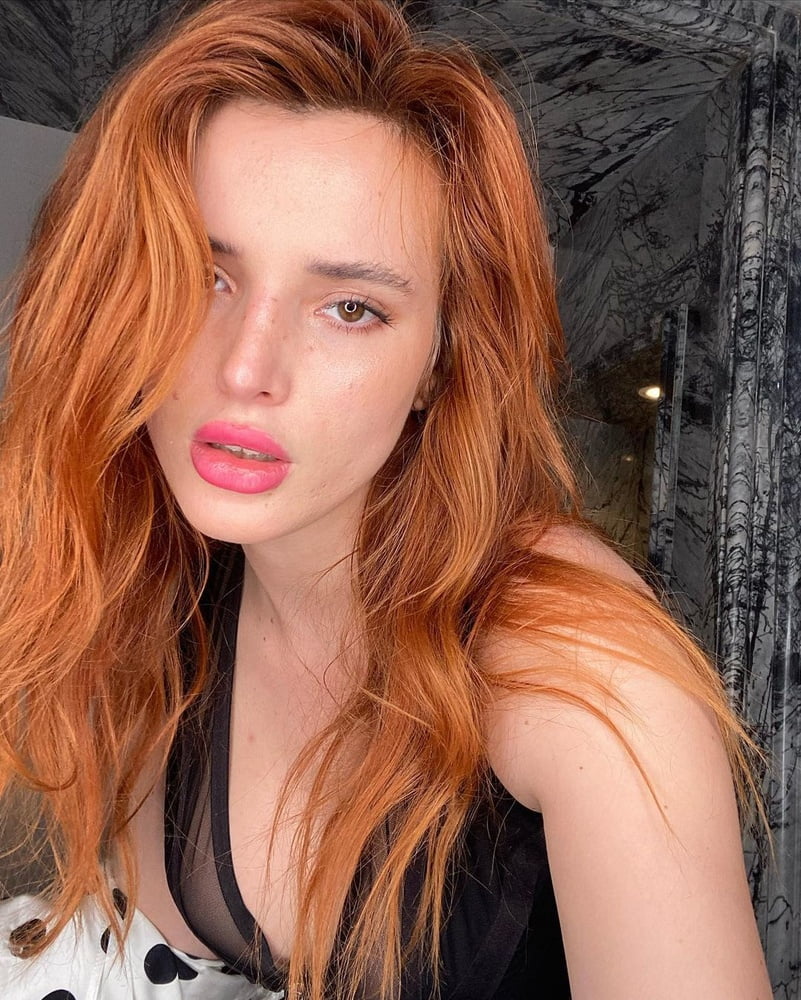 Sexy Bella Thorne - 9 Pics