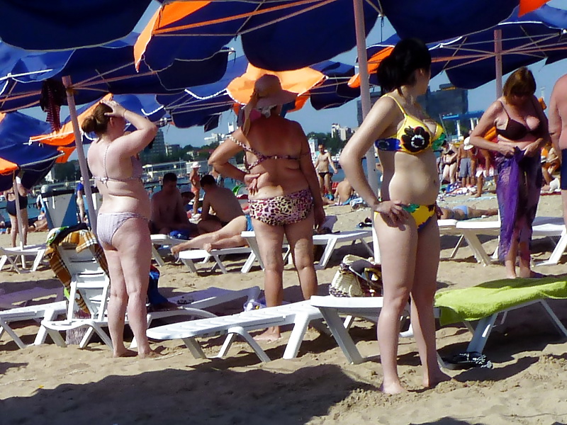 Free Russians Mature Grannies on the beach! Amateur mix! photos