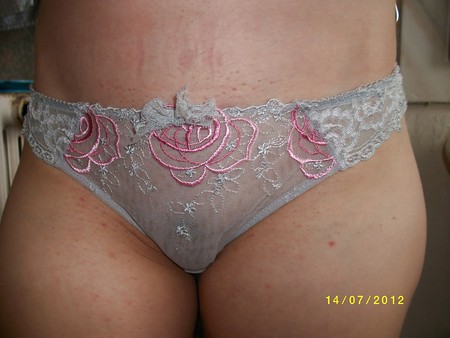 Amateur girl sent me pics of her in lingerie