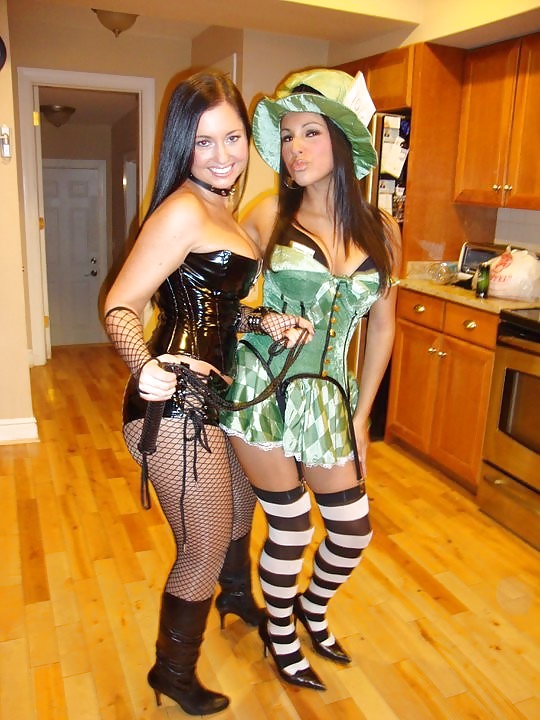 Free Halloween sluts all dressed up, kinky outfits. photos