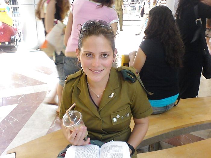 Free Israeli Army Girls (Non-Nude) photos