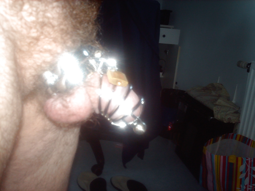 Free cage et plug photos