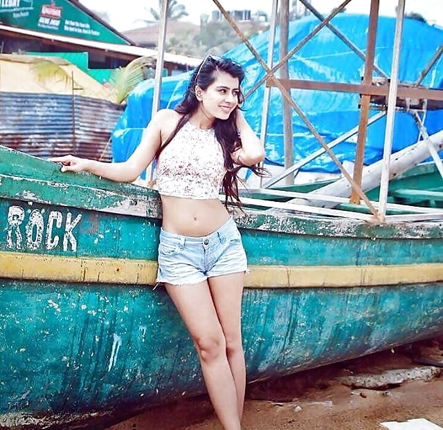 Free AMATEUR INDIAN BABE photos