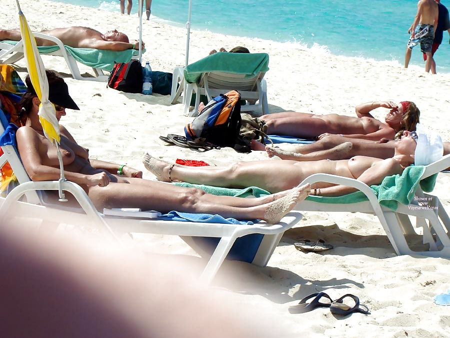 Free Naked beach 19. photos