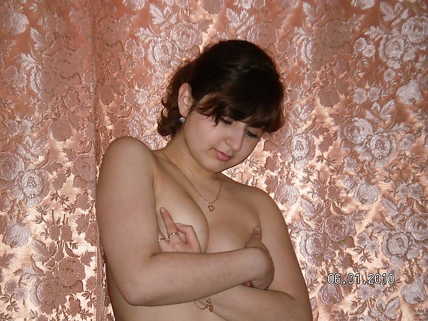 Free Sweet Armenian Teen Posing photos