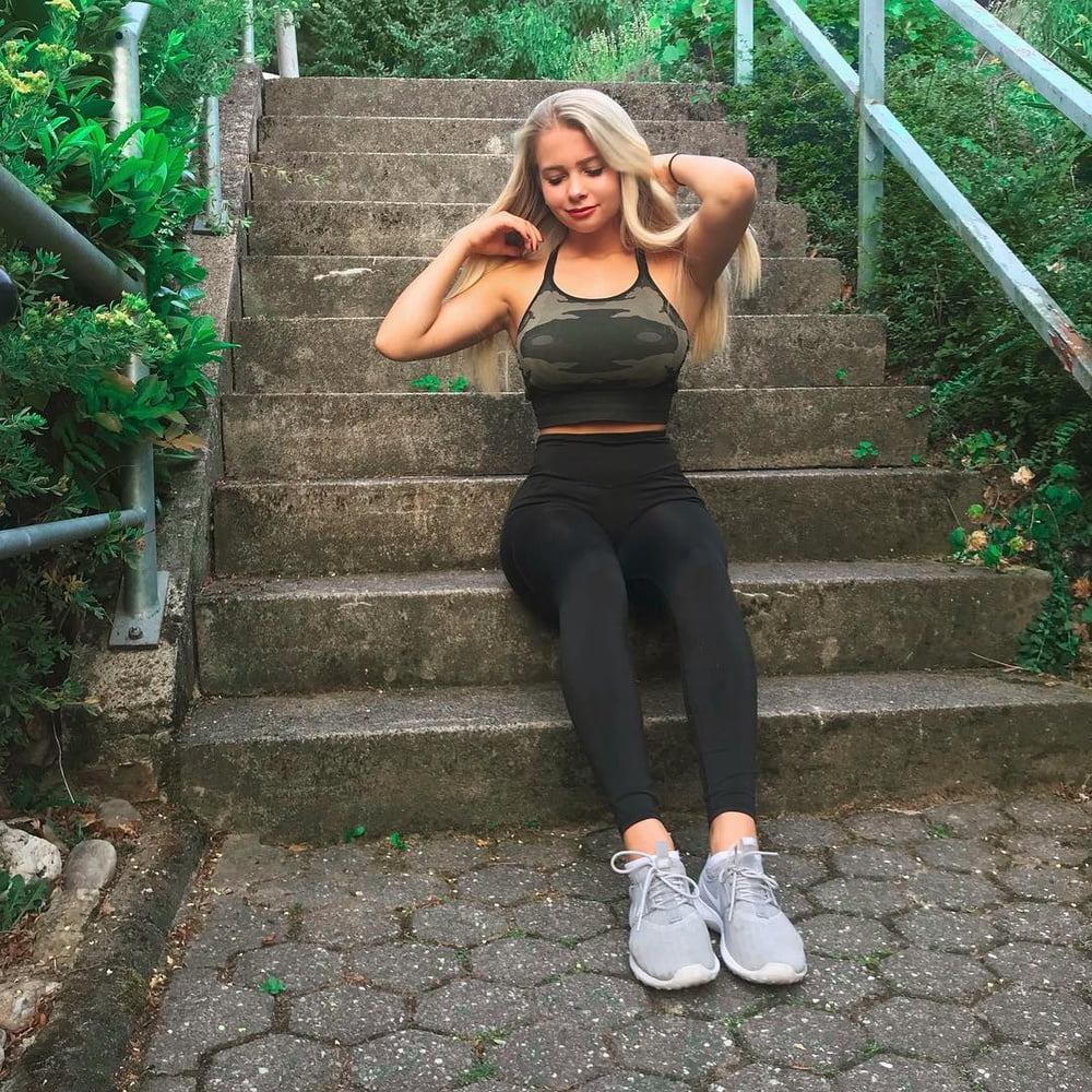 Free Hot teen Katie with big tits and ass photos
