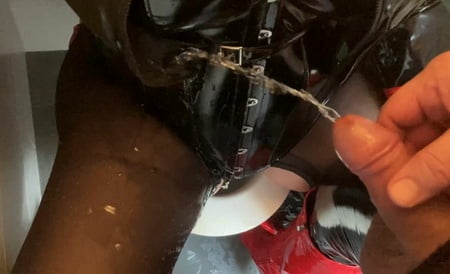 black and red fetish pissing         