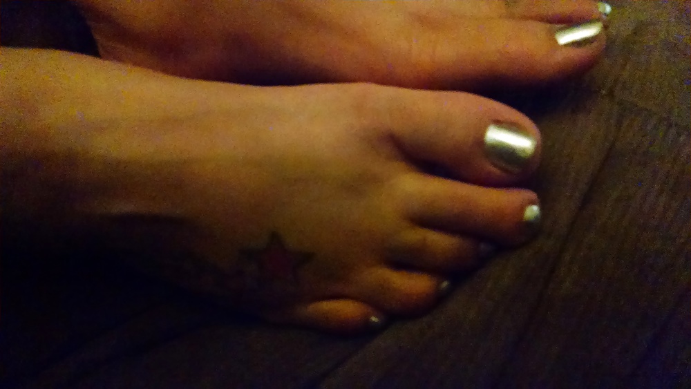 Free Wifes Barefoot Painted Toes More Pictures Coming Soon photos