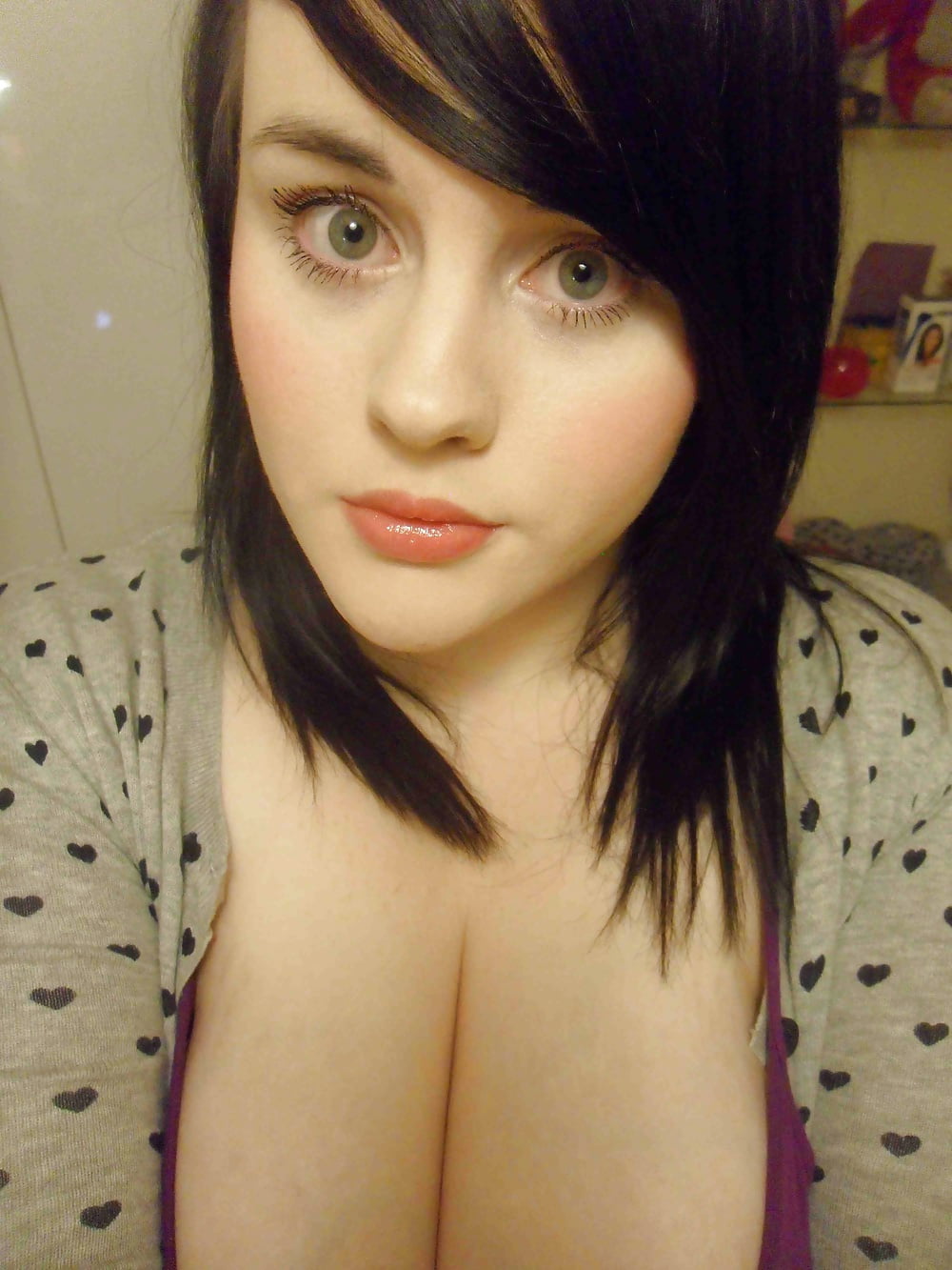 Free Huge Tits Cute Face photos