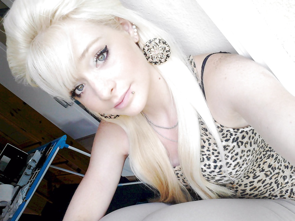 Free German FB sluts voting #7 - pls vote and comment photos