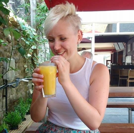 Free Facebook short haired hotties P3 photos